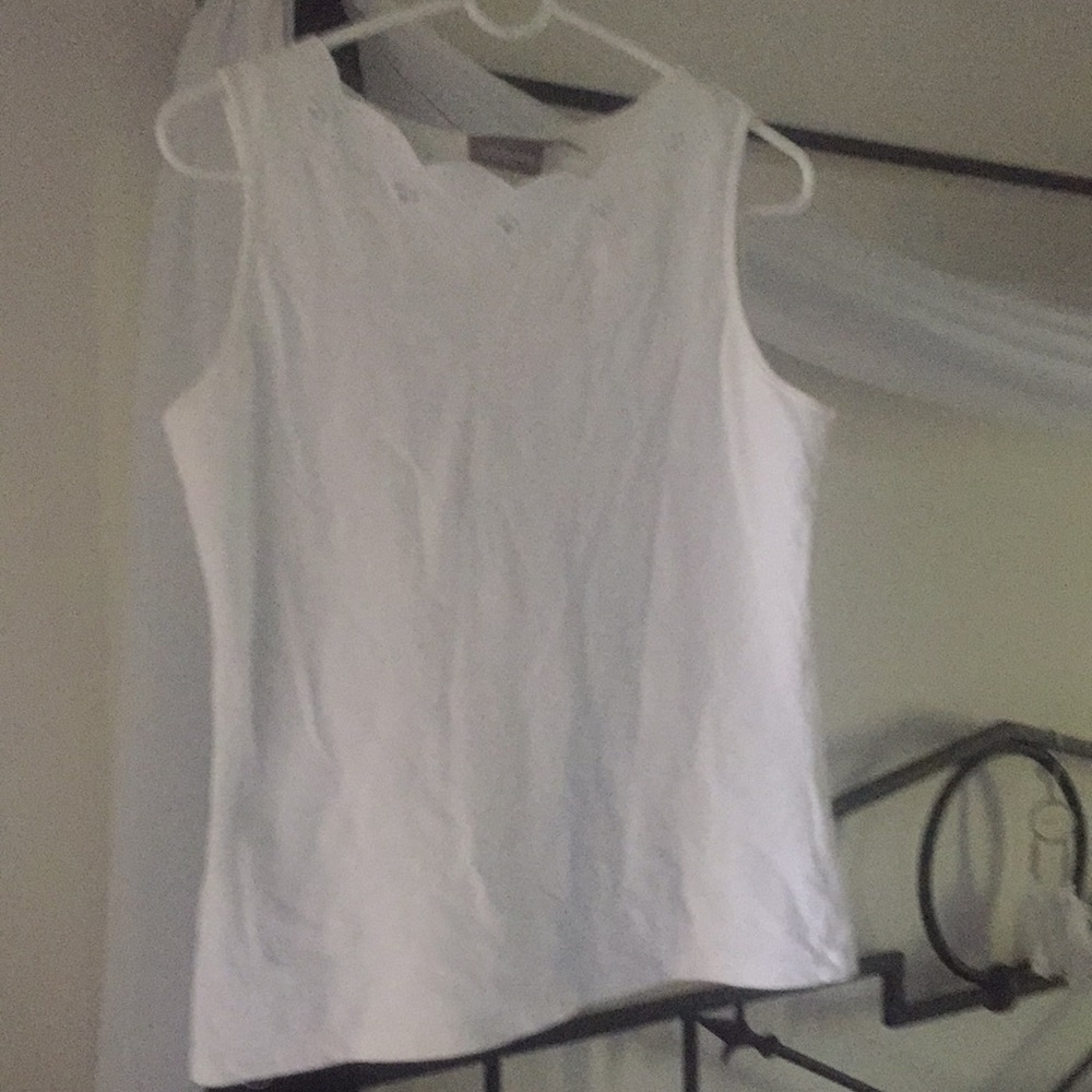 White eyelet stretchy sleeves top